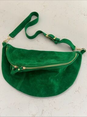 🆕 Large Green Suede Crossbody Belt Bag with Gold Hardware